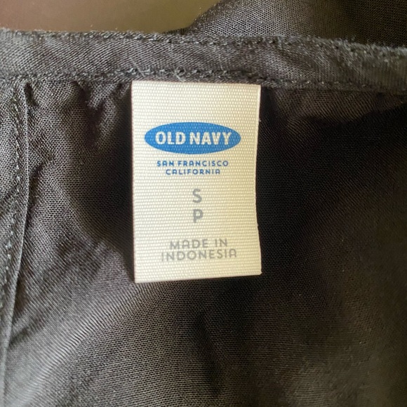 OLD NAVY Black Flutter-Sleeve Top - Picture 5 of 7